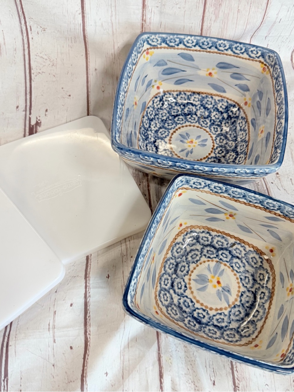 Set Of Two Temptations Old World Blue Nesting Square Mixing Bowls 1 Q & 1.5 Q